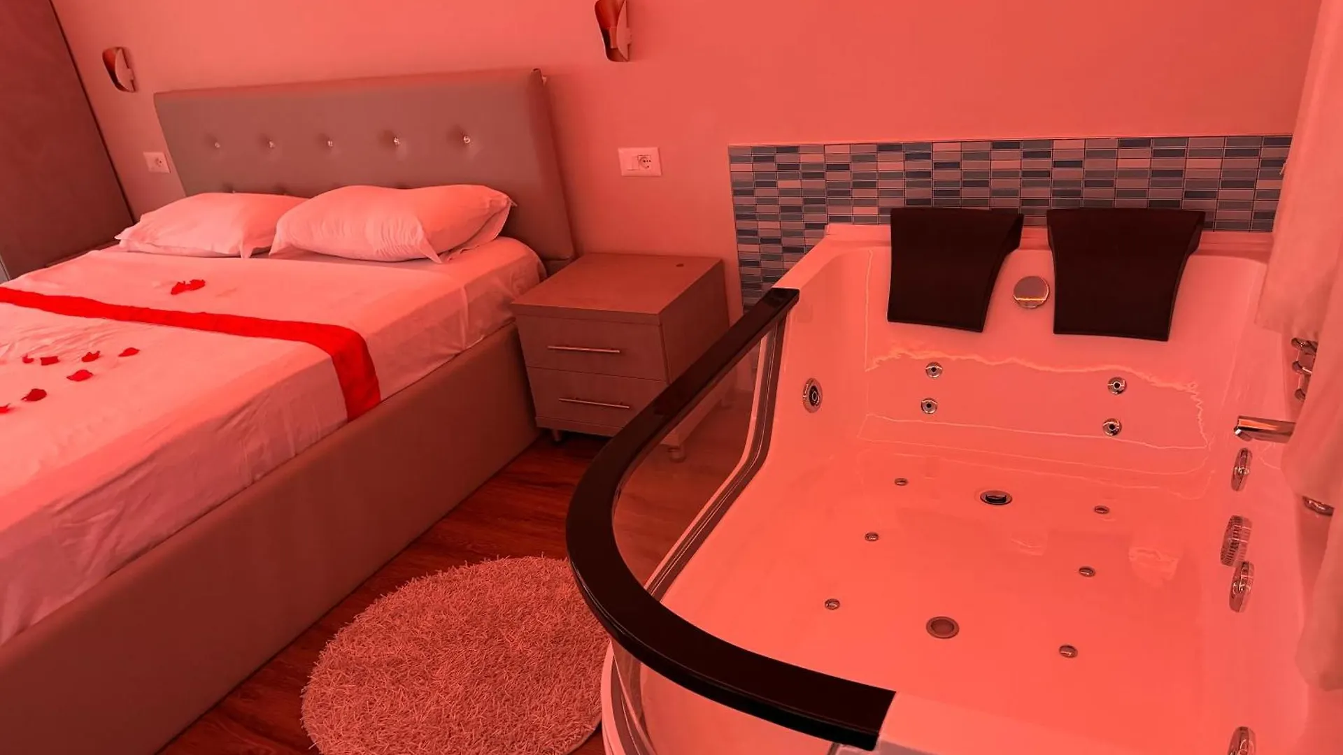 Hotel Bardhi Kuçovë